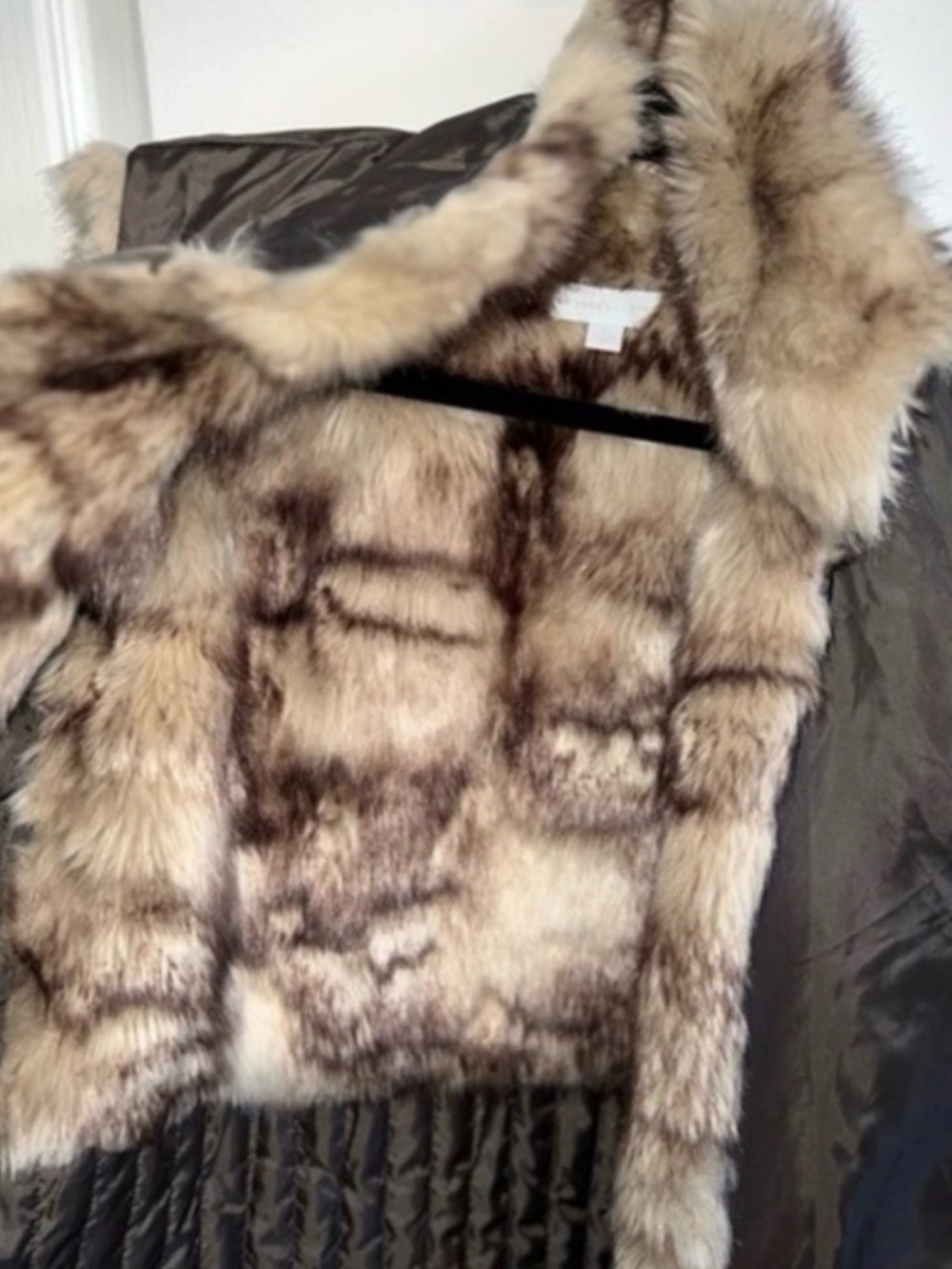 New York & Company Olive Green Puffer Coat with Faux Fur Trim - Picture 5 of 12